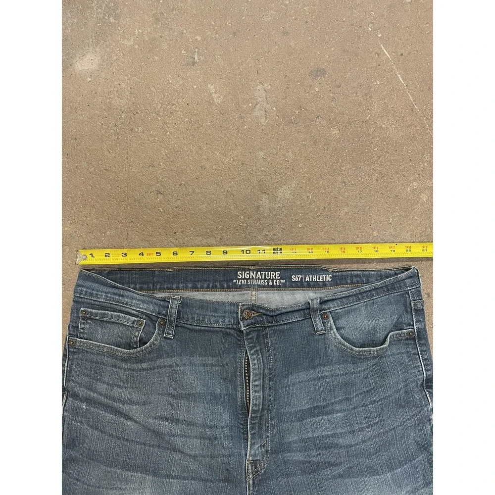 Signature By Levi Strauss Jeans Mens 42x30 Athletic Straight Leg Zip Fly Stretch